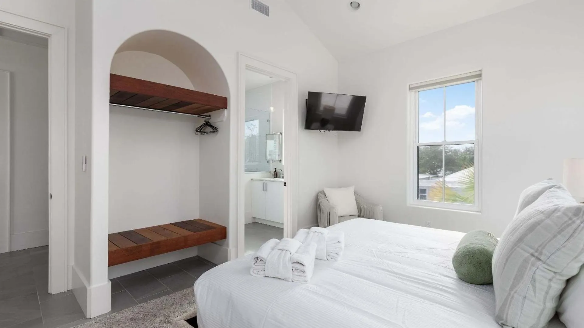 Lux Newly Built Seaglass And Sunsets Heatable Pool Close To Beach Family Friendly Panama City Beach Holiday home