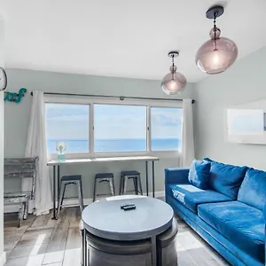  Holiday home Pinnacle Port A-910